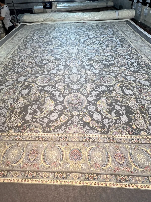 کاور فرش و روفرشی کشدار رنگ طوسی ترکیب کرم کد 1393 (با فیلم)