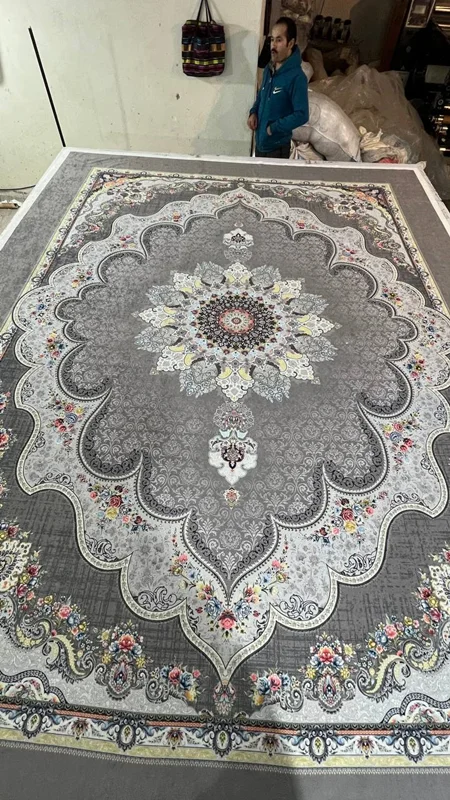 کاور فرش و روفرشی کشدار طرح بسیار جذاب و پر فروش رنگ زمینه طوسی کد 1452