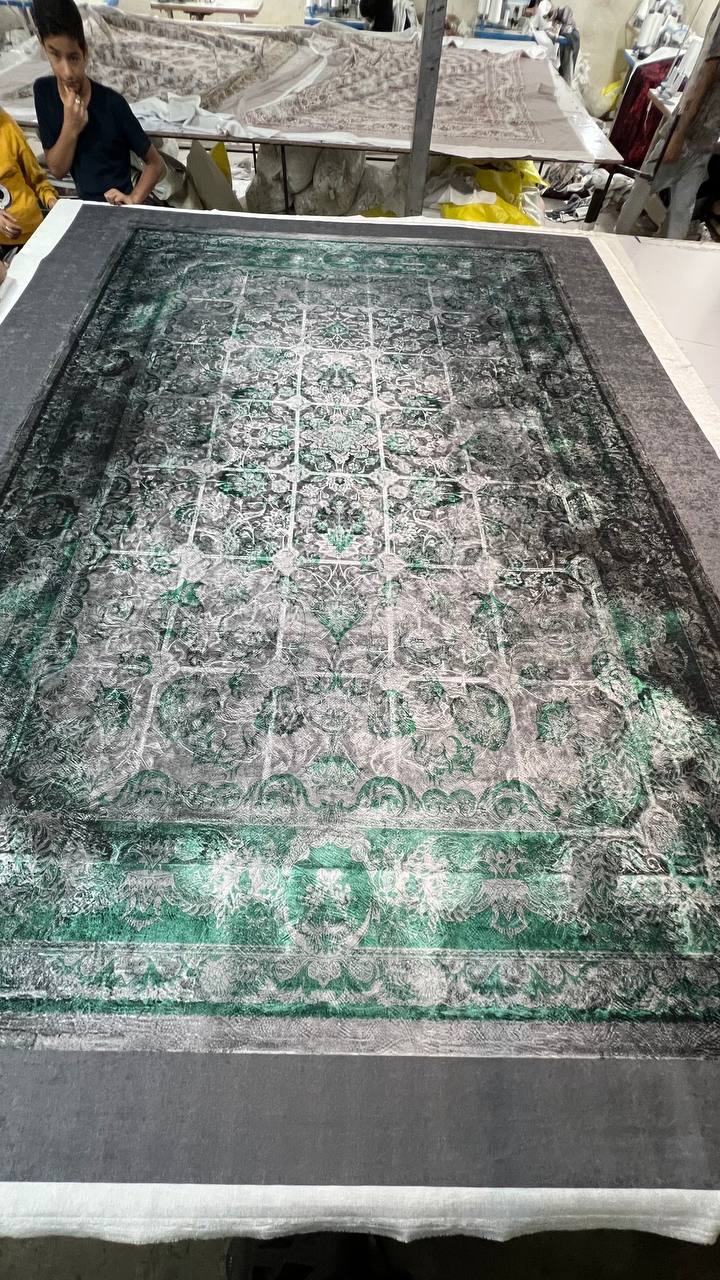 کاور فرش یا روفرشی کشدار ترکیب سبز و طوسی با پارچه کیفیت درجه یک کد Rh2348 با فیلم لایو