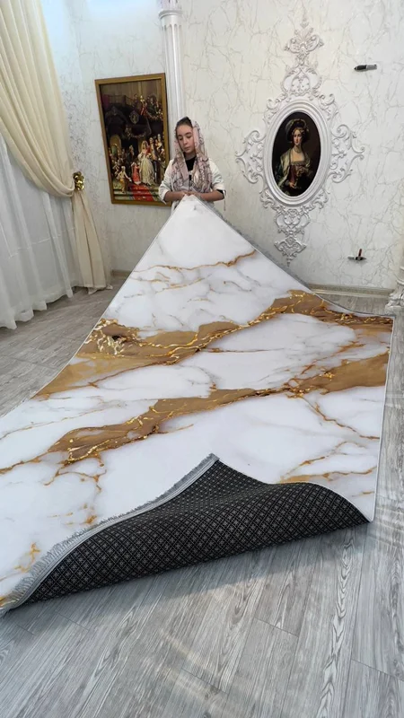 فرشینه استپ دار ۳ لایه ریشه دار (فرش لایت) کیفیت عالی طرح ماربل فوق العاده زیبا رنگ فیلی ترکیب رنگ طلایی کد fh2092 (با فیلم) تنوع سایز کامل