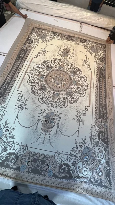 کاور فرش و روفرشی کشدار ترکیب رنگ کرم و طوسی کد 1580 (با فیلم)