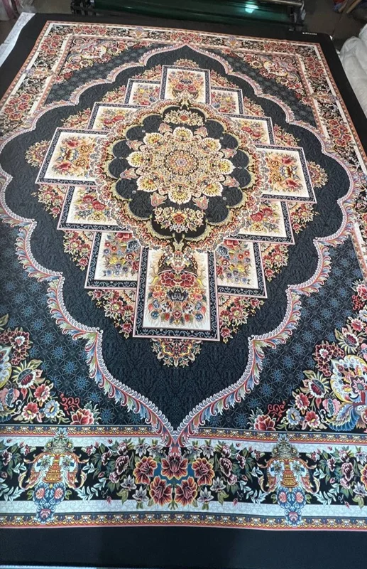 کاور فرش و روفرشی کشدار طرح زیبا رنگ زمینه مشکی کد 1169
