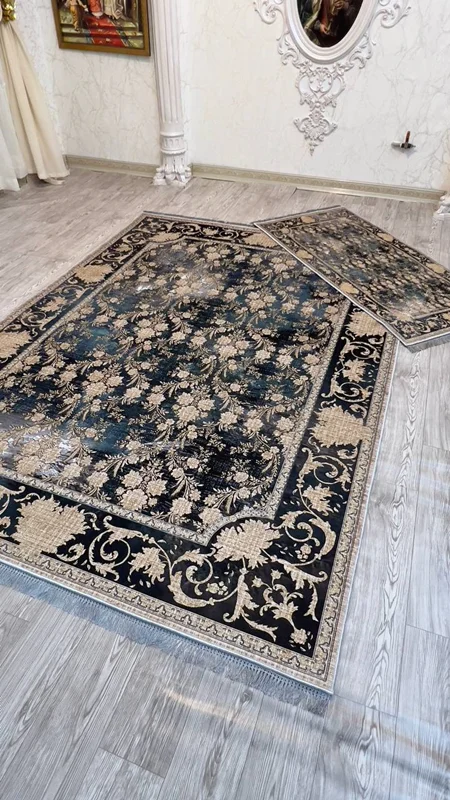 فرشینه استپ دار ۳ لایه ریشه دار (فرش لایت) کیفیت عالی با طرح فوق العاده رنگ سبز سلطنتی ترکیب کرم طلایی و مشکی کد fh1960 (با فیلم)